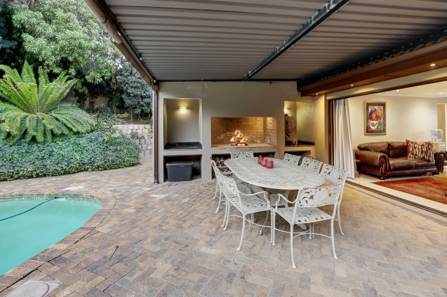 4 Bedroom Property for Sale in Everglen Western Cape
